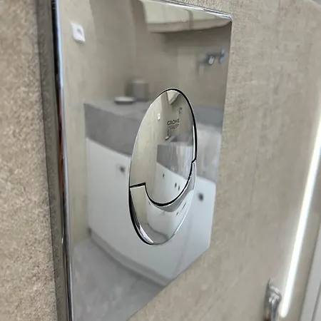 Calm Joy & J - Bee Hermópolis