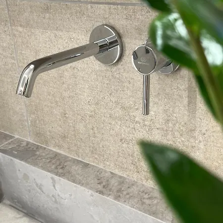 Calm Joy & J - Bee Apartamento Hermópolis