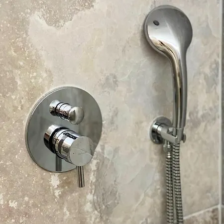 Calm Joy & J - Bee Apartamento *