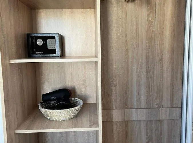 Calm Joy & J - Bee * Ermoupoli