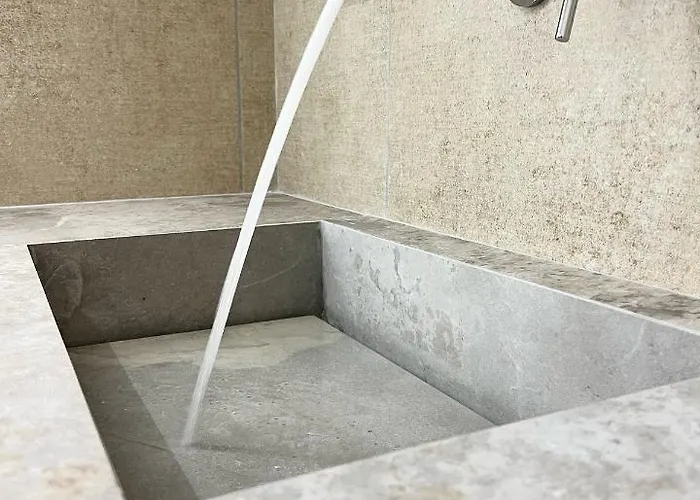 Calm Joy & J - Bee * Ermoupoli