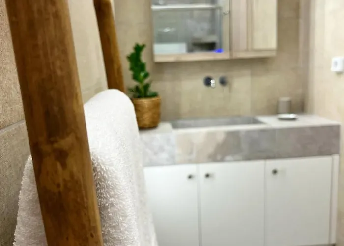 Daire Calm Joy & J - Bee